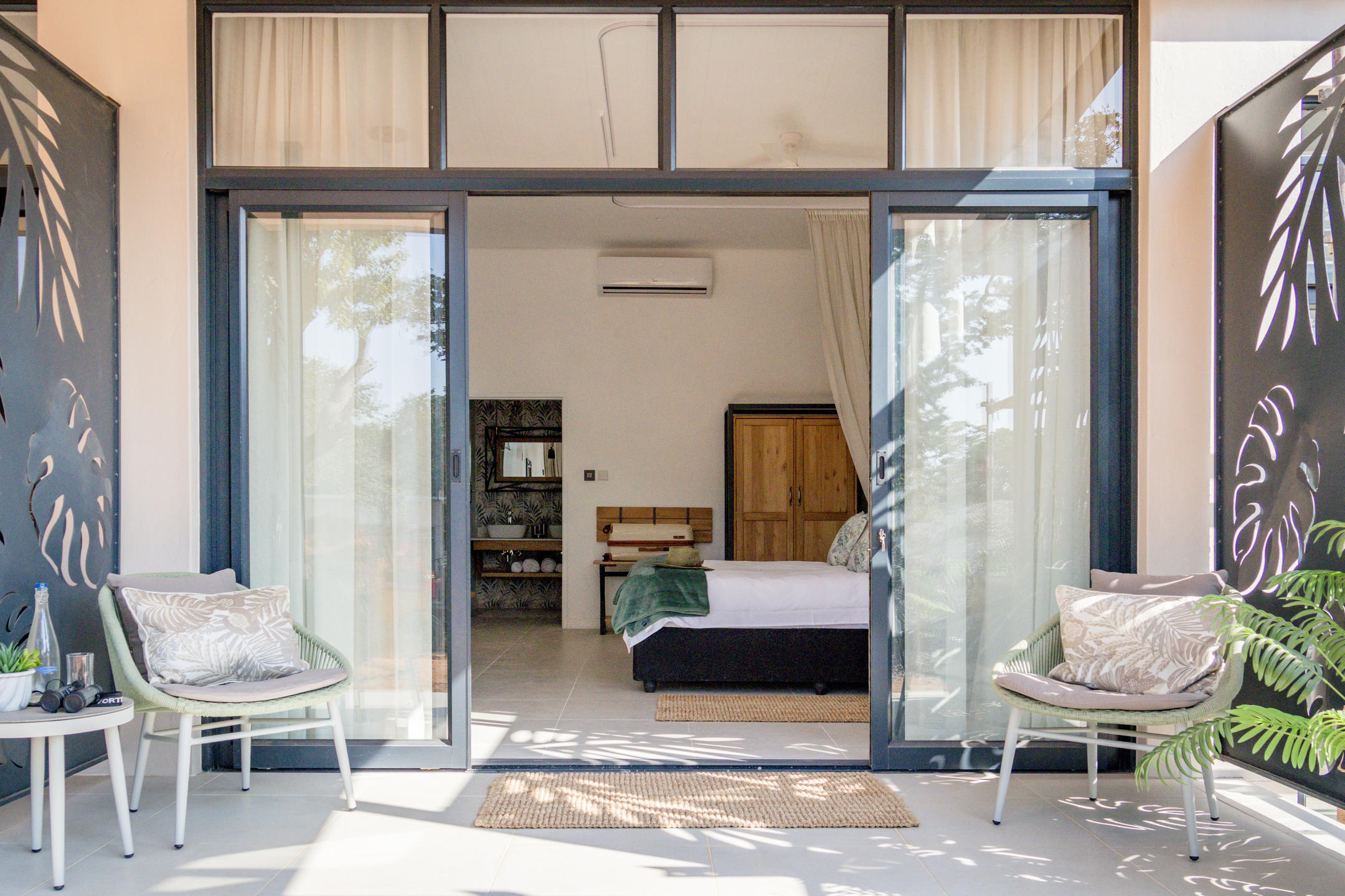 Waterfalls Lodge thumbnail 14